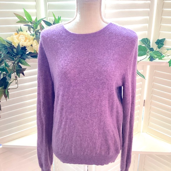 Tahari Sweaters - Tahari 100% Cashmere Lavender Knit Pullover Sweater Size XL P2P 24 1295